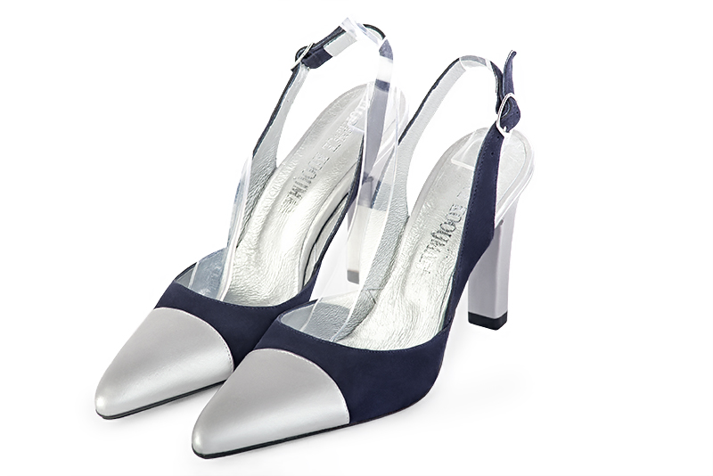 Light silver and navy blue matching shoes and clutch. Wiew of shoes - Florence KOOIJMAN